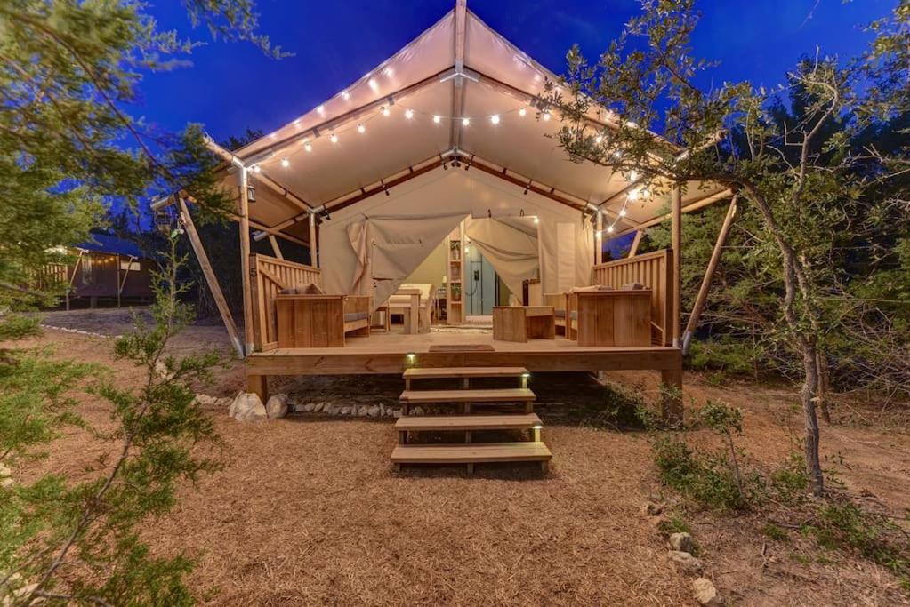 Отель 12 Fires Luxury Glamping With Heating #5 Джонсон-Сити Экстерьер фото