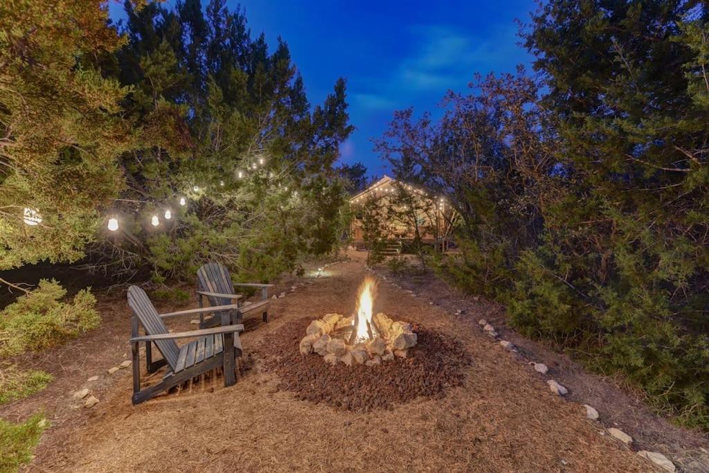 Отель 12 Fires Luxury Glamping With Heating #5 Джонсон-Сити Экстерьер фото