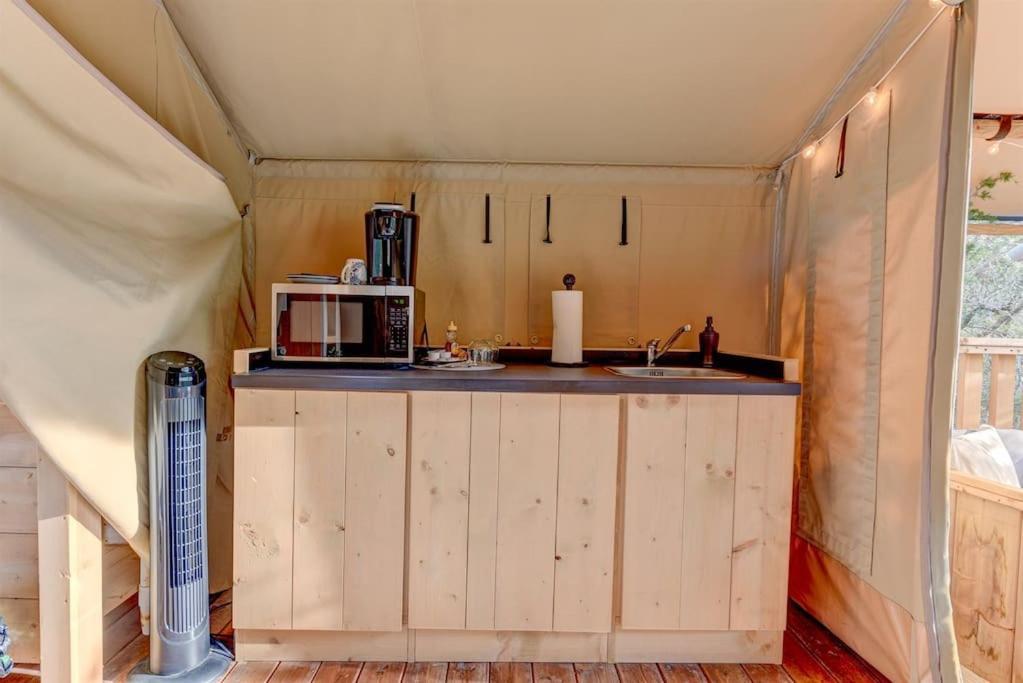 Отель 12 Fires Luxury Glamping With Heating #5 Джонсон-Сити Экстерьер фото