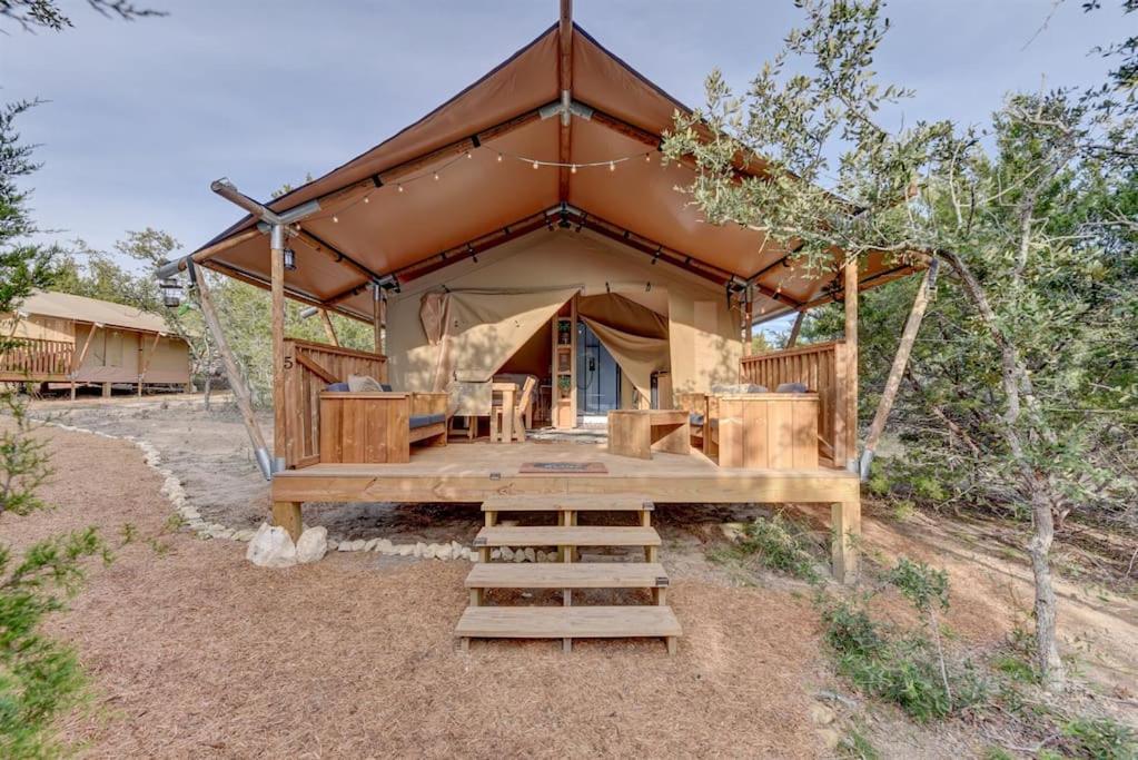 Отель 12 Fires Luxury Glamping With Heating #5 Джонсон-Сити Экстерьер фото