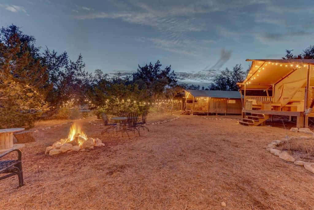 Отель 12 Fires Luxury Glamping With Heating #5 Джонсон-Сити Экстерьер фото