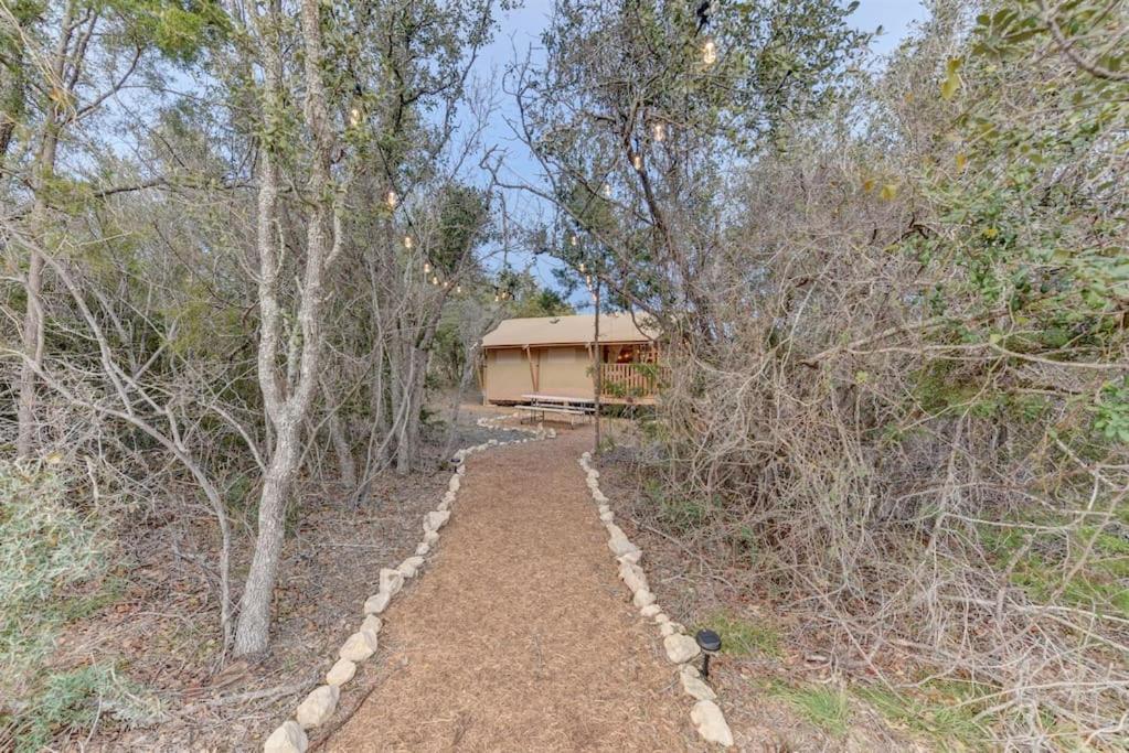 Отель 12 Fires Luxury Glamping With Heating #5 Джонсон-Сити Экстерьер фото