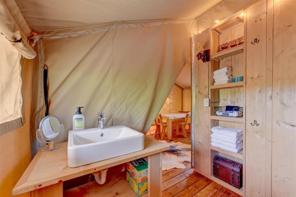Отель 12 Fires Luxury Glamping With Heating #5 Джонсон-Сити Экстерьер фото