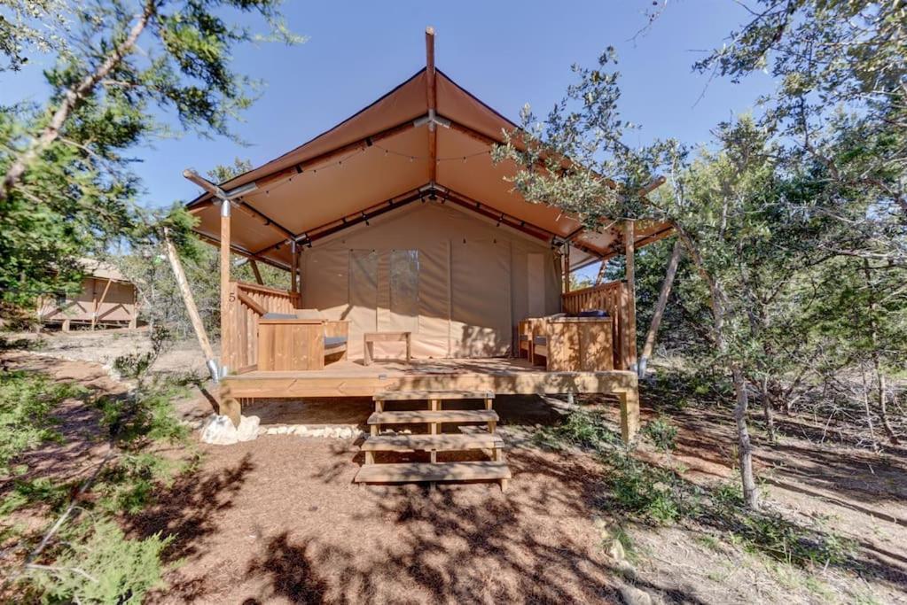 Отель 12 Fires Luxury Glamping With Heating #5 Джонсон-Сити Экстерьер фото