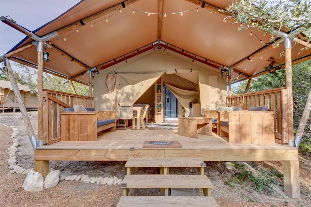 Отель 12 Fires Luxury Glamping With Heating #5 Джонсон-Сити Экстерьер фото